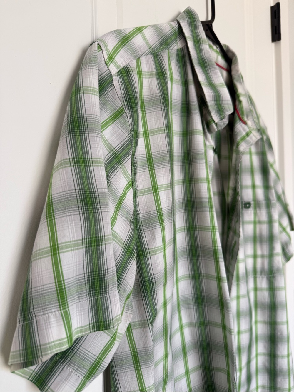 The North Face Men’s Green Plaid Short Sleeve Button Up Shirt L